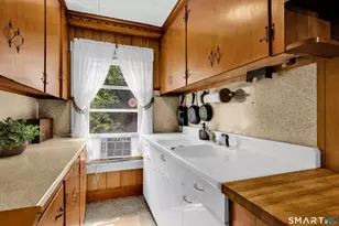 108 Pleasant St, Torrington, CT 06790 - Photo 17