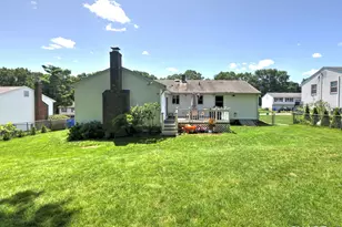 160 Tanglewood Dr, Hamden, CT 06518 - Photo 29