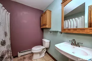 160 Tanglewood Dr, Hamden, CT 06518 - Photo 17