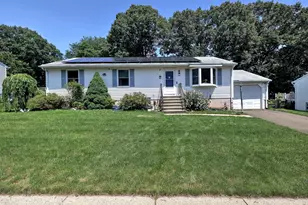 160 Tanglewood Dr, Hamden, CT 06518 - Photo 1