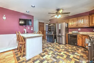 160 Tanglewood Dr, Hamden, CT 06518 - Photo 11