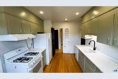 36 Somerset Street, West Hartford, CT 06110 - Photo 11