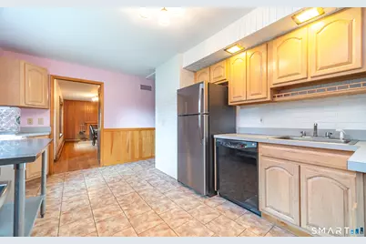25 Lynn Drive, Wallingford, CT 06492 - Photo 5