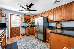 437 W Wolcott Ave, Windsor, CT 06095 - Photo 5