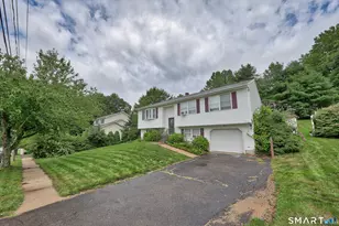 21 Applewood Ln, Naugatuck, CT 06770 - Photo 3