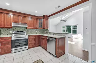 15 Maurice St, Norwalk, CT 06851 - Photo 11