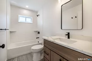 330 Pleasantview Ave, Bridgeport, CT 06606 - Photo 15