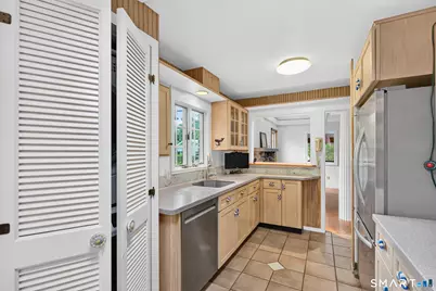 207 Pawson Road, Branford, CT 06405 - Photo 17