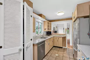 207 Pawson Rd, Branford, CT 06405 - Photo 17