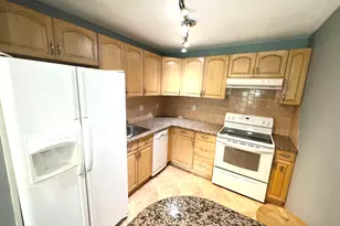 308 Meadowside Rd, Milford, CT 06460 - Photo 3