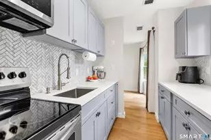 183 Thompson St, East Haven, CT 06513 - Photo 5