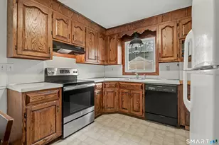 105 Catherine St, Stratford, CT 06615 - Photo 19