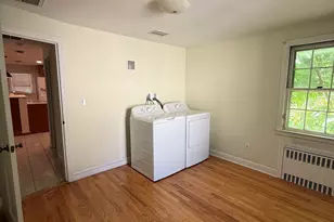 81 Park Ave, Bloomfield, CT 06002 - Photo 9