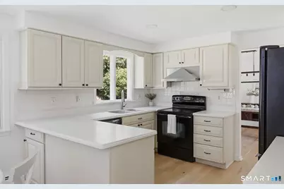 61 Broadleaf Circle, Windsor, CT 06095 - Photo 9