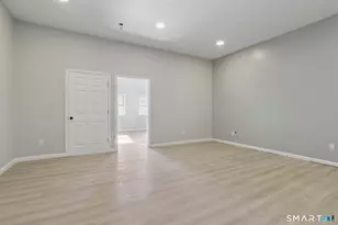 215 Bank St, New London, CT 06320 - Photo 11