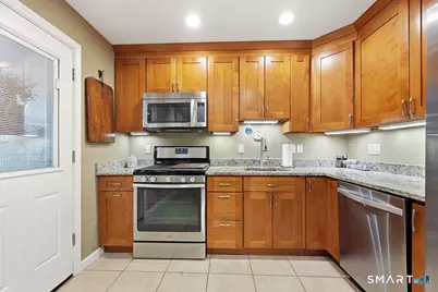 45 Annette Place, Middletown, CT 06457 - Photo 7
