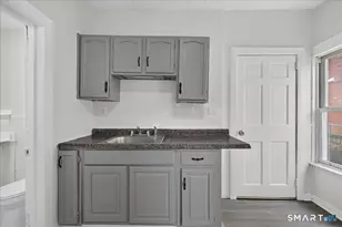 56 Bond St, Hartford, CT 06114 - Photo 5