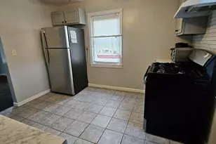 432 Pearl Harbor St, Bridgeport, CT 06610 - Photo 9