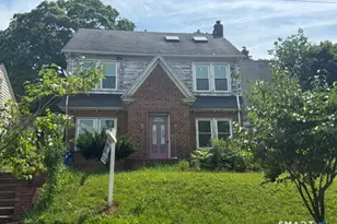 105 Roydon Rd, New Haven, CT 06511 - Photo 1