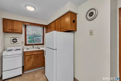 295 Bidwell Street #l, Manchester, CT 06040 - Photo 11