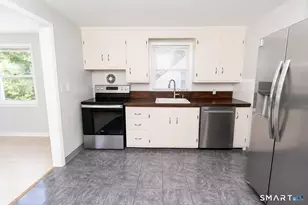 7 Peter St, Norwalk, CT 06851 - Photo 9