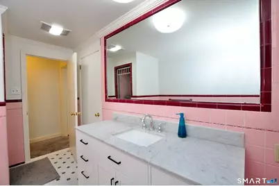 44 Miamis Road, West Hartford, CT 06117 - Photo 19