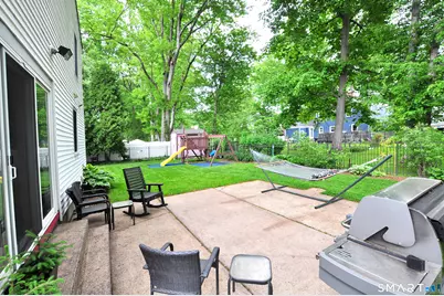 44 Miamis Road, West Hartford, CT 06117 - Photo 33