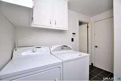 44 Miamis Road, West Hartford, CT 06117 - Photo 11