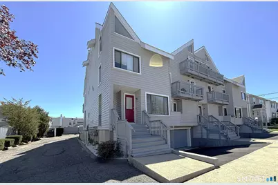 105 Tremont Avenue #C, Bridgeport, CT 06606 - Photo 1