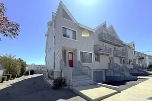 105 Tremont Ave, Bridgeport, CT 06606 - Photo 1