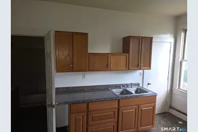 427 Center Street, Meriden, CT 06450 - Photo 11