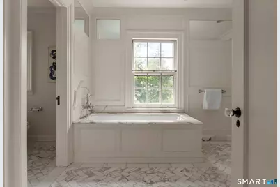 33 Sycamore Road, West Hartford, CT 06117 - Photo 25