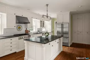 33 Sycamore Rd, West Hartford, CT 06117 - Photo 17