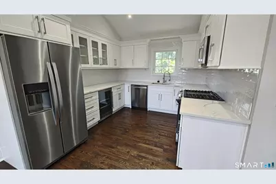 38 Poe Court, Fairfield, CT 06825 - Photo 3