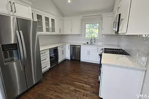38 Poe Ct, Fairfield, CT 06825 - Photo 3