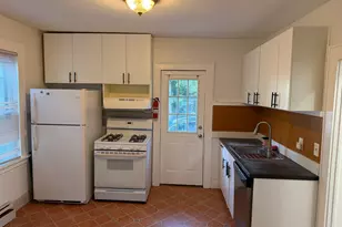 459 Honeyspot Rd, Stratford, CT 06615 - Photo 9