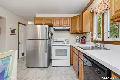 24 Yale Avenue, Middlebury, CT 06762 - Photo 17