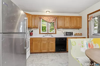 24 Yale Avenue, Middlebury, CT 06762 - Photo 19