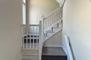 104 Gillett St, Hartford, CT 06105 - Photo 9