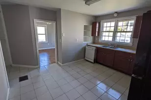 130 N State St, Ansonia, CT 06401 - Photo 15