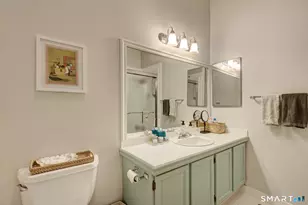 33 Charter Oak Pl, Hartford, CT 06106 - Photo 29