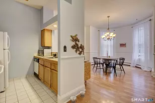 33 Charter Oak Pl, Hartford, CT 06106 - Photo 7