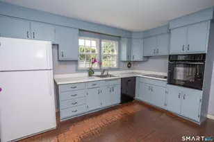 46 Farview Ave, Old Saybrook, CT 06475 - Photo 13