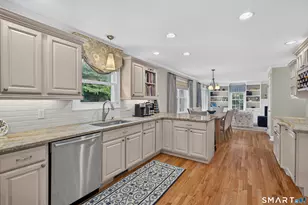 2 Oleander Dr, Clinton, CT 06413 - Photo 3