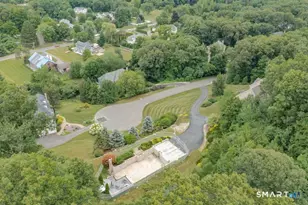 32 King Richards Ct, Avon, CT 06001 - Photo 1