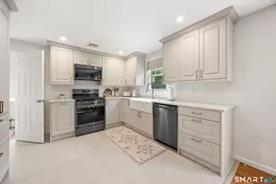 28 Fallon Dr, North Haven, CT 06473 - Photo 5