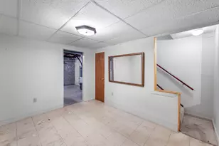 484 First Ave, West Haven, CT 06516 - Photo 11