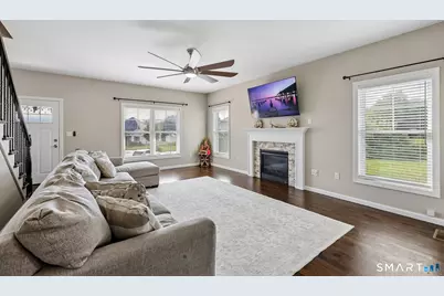 17 Sea View Terrace, Waterford, CT 06385 - Photo 5