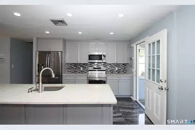 28 East Clover Circle, Hamden, CT 06514 - Photo 11