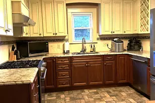 102 Cottage Rd, Enfield, CT 06082 - Photo 9
